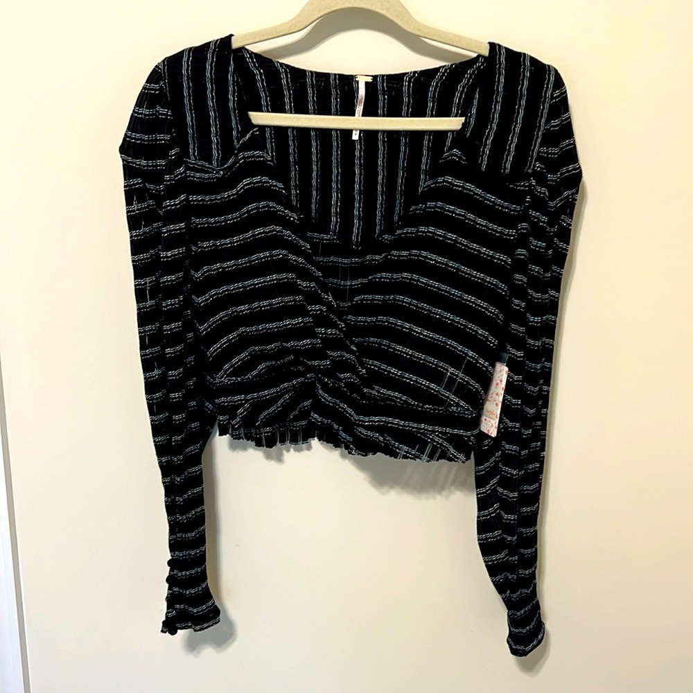 Free People Women’s Girlfriend Top / Size M / Brand NWT / Black Combo